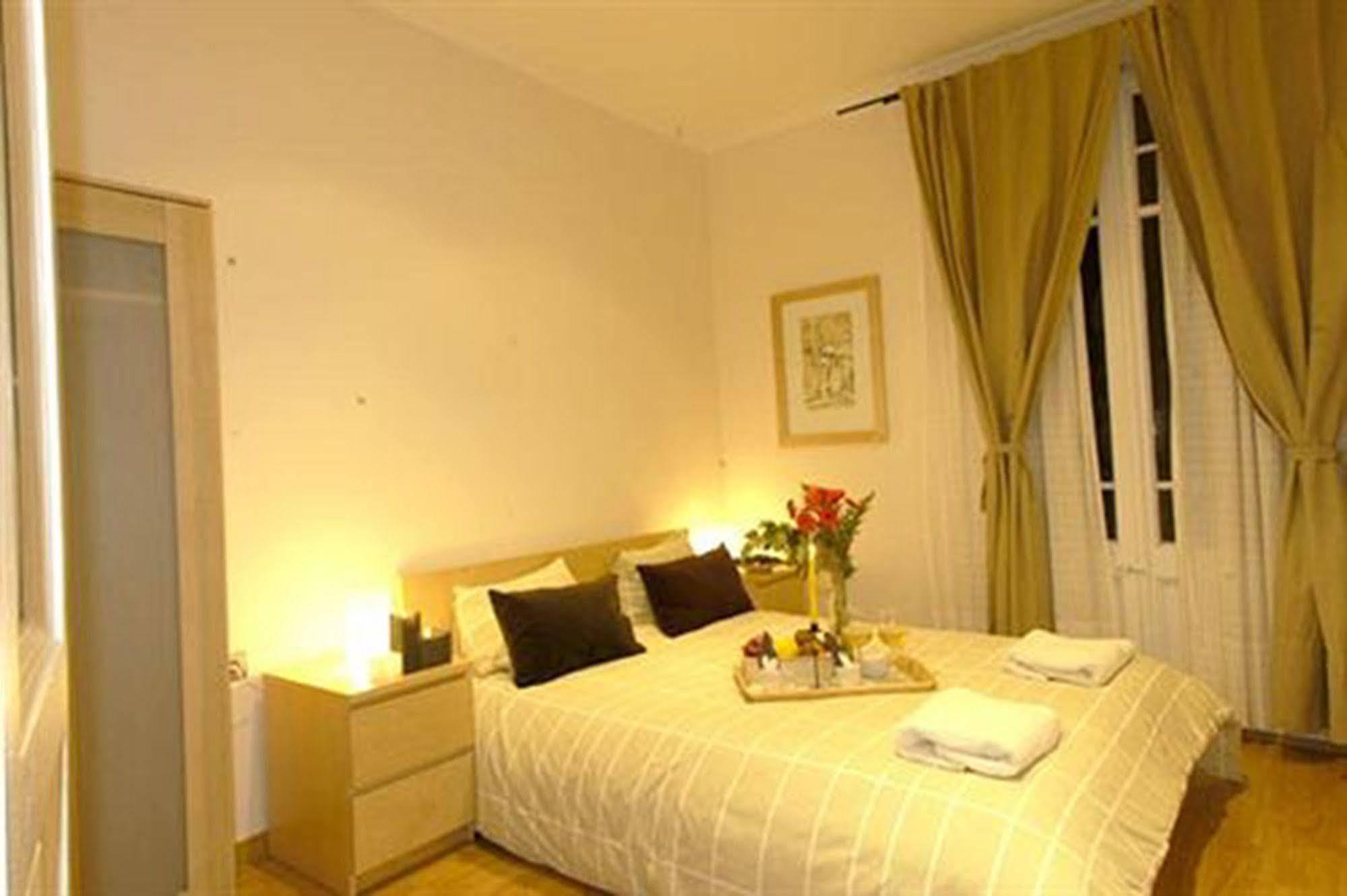 Sagrada266 By Chicstays Barcelona Bagian luar foto